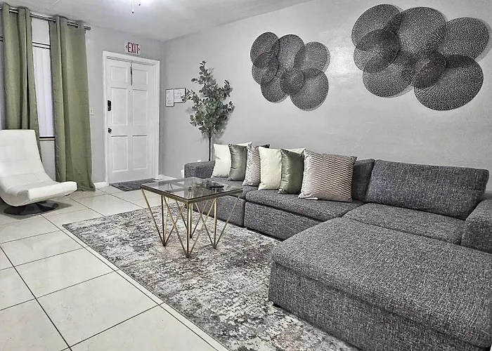 Big Tv 2 Bedroom Apartment Cooper City