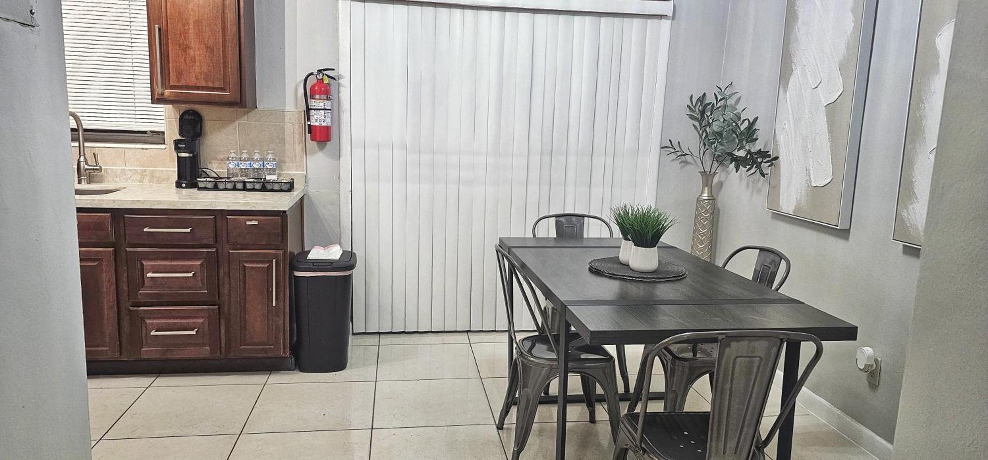 Big Tv 2 Bedroom Cooper Apartment *